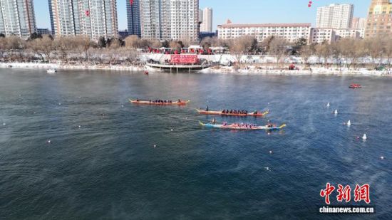 ���۱�ِ�M(j��n)�Ю�(d��ng)����ʯ���� �z