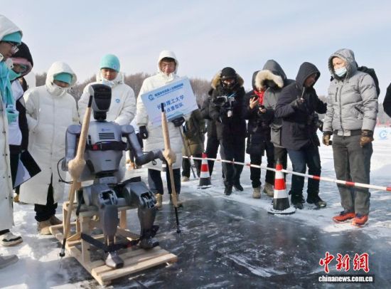 1��10���������L(zh��ng)�����C(j��)�������������ϓ]��(d��ng)ѩ�����ڱ����ϊ^��������(�Y�ψD) ���� �z